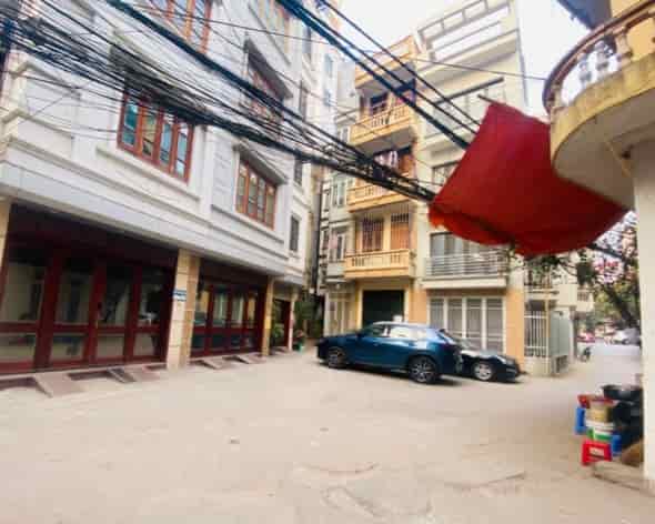 Bán nhà Lạc Long Quân, gần phố, ô tô, thang máy chờ, sổ hoa hậu 88m2, giá 8.9 tỷ