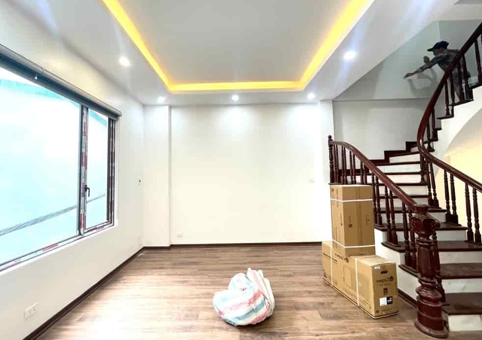 Trung tâm Cầu Giấy, nhà mới 2 thoáng, mặt ngõ thông kinh doanh, gần phố, 52m2, 5 tầng, 9.9 tỷ