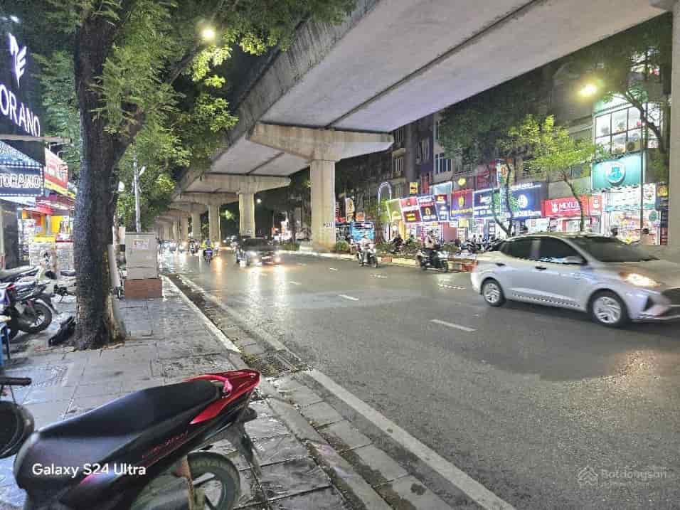 Bán nhà phố Xuân Thuỷ, 375m, mặt tiền 11m, vỉa hè rộng, ô tô đỗ kinh doanh sầm uất