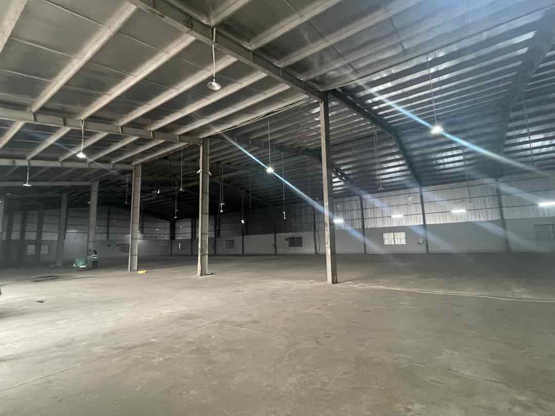 Cho thuê kho xưởng tại Phù Lỗ, Sóc Sơn, Hà Nội, diện tích 2300m kết cấu khung zamil cao 7m giá 50k/m