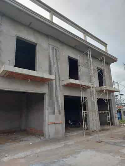 Nhà đang xây 1 trệt 1 lầu cách ngã tư Lương Phú 2km