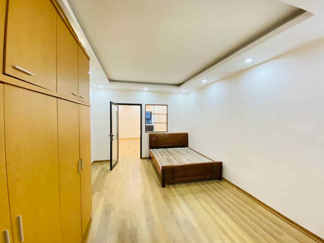 Bán căn hộ tập thể Thanh Xuân Bắc 33/90m2, tầng 2, 3 phòng ngủ 2wc, full nội thất, công năng sử dụng vừa đủ