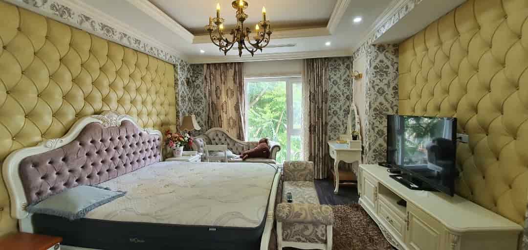 Bán căn biệt thự kđt Văn Phú, Hà Đông 126m2, 5 tầng, căn góc, 5 phòng ngủ nội thất dát vàng sang trọng