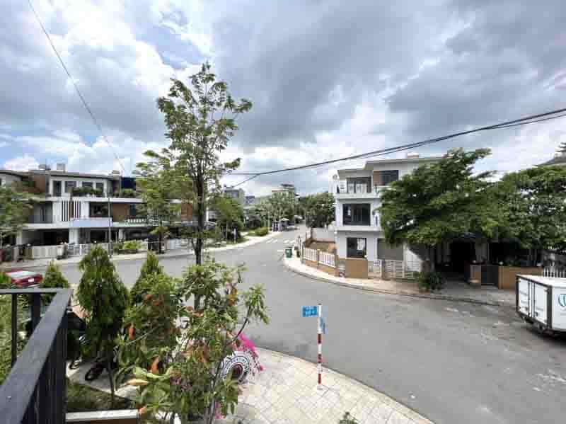 Villas lô góc 3 mặt tiền dự án Thăng Long Home, Tam Phú Thủ Đức 170m2, 8.5x22m, cắt lỗ chỉ còn 50tr/m2
