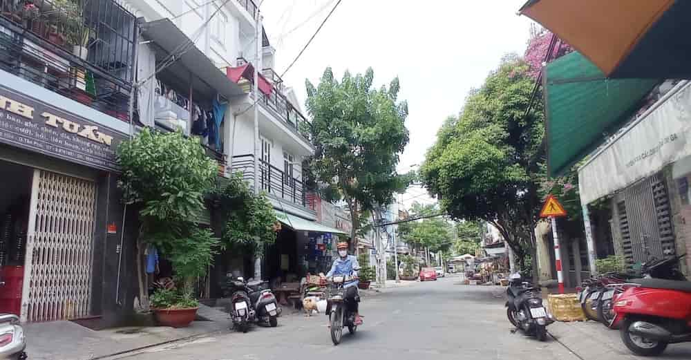 Bán nhà mặt tiền Lê Lư, Tân Phú, 66m2, 4 tầng BTCT giá 10,5 tỷ