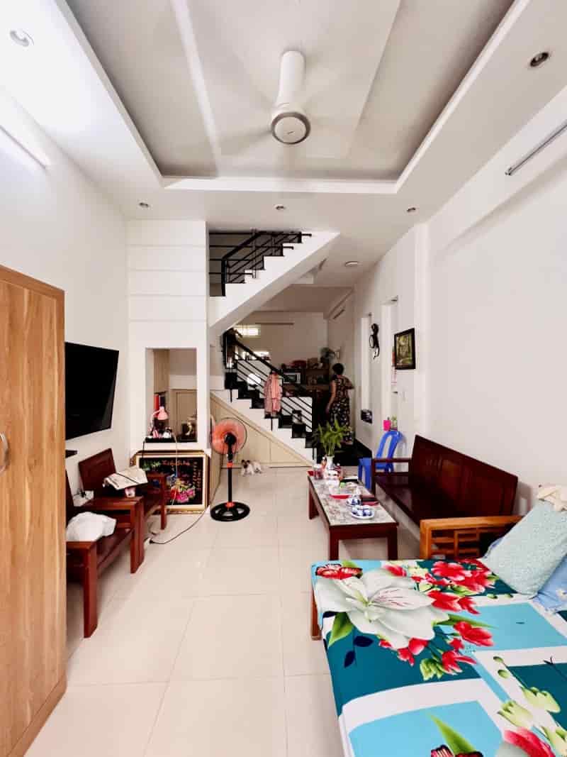 Bán nhà đường Nguyễn Súy, Tân Phú 54m2, 3 tầng BTCT, giá 5.2 tỷ