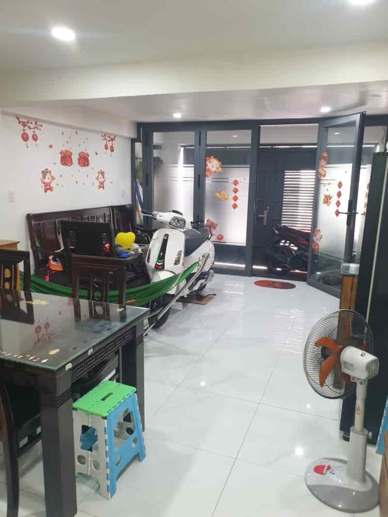 Bán nhà đường Nguyễn Hới, Bình Tân 36m2, 3 tầng BTCT giá 4,4 tỷ