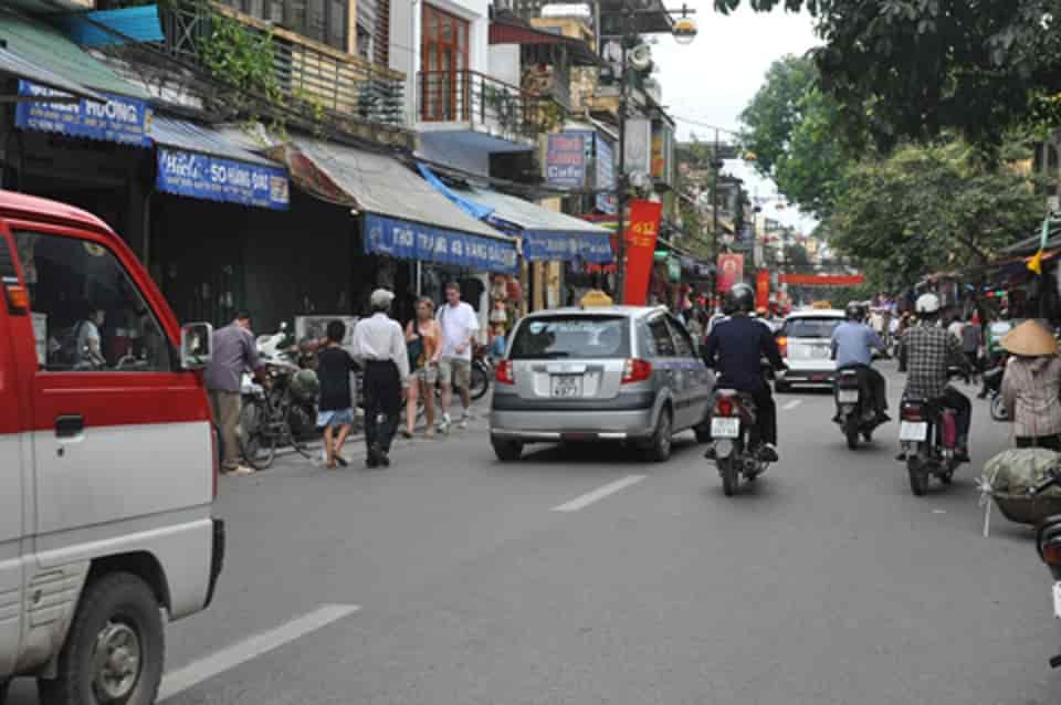 Bán nhà mặt phố Nguyễn Quý Đức, 70m2, MT 6m, 12 tỷ, vỉa hè rộng, kinh doanh tốt, ô tô dừng đỗ