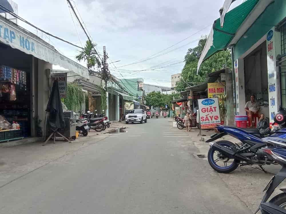 Nhà mặt tiền đường Đồng Kè, vị trí kinh doanh