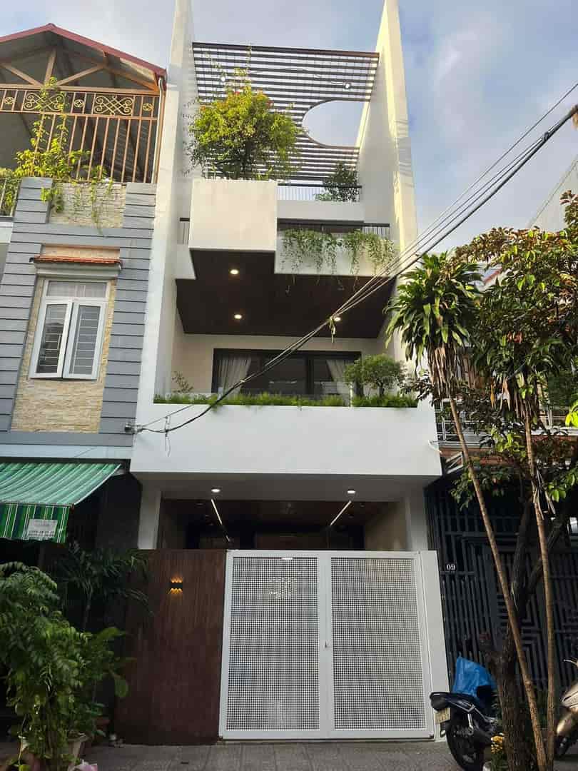 Siêu phẩm, bán nhà 3 tầng 3 mê đường Phú Lộc, P. Hoà Minh