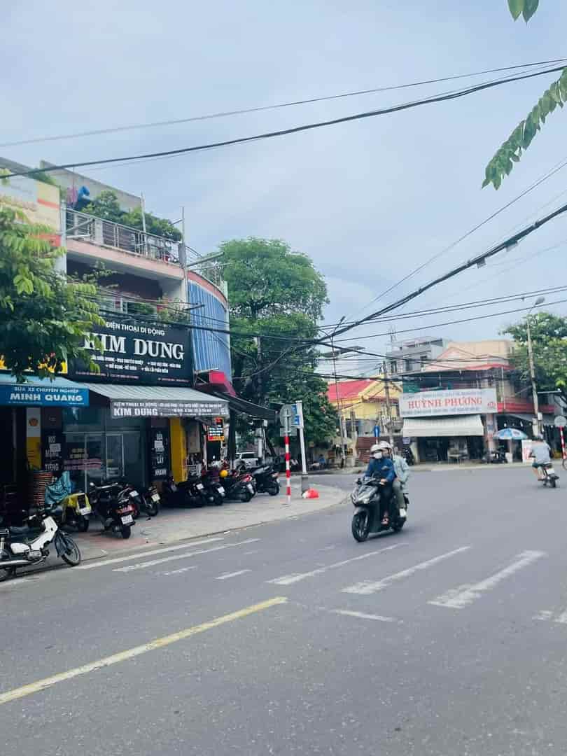 Bán nhà 3 tầng mặt tiền đường Lê Đình Dương, Hải Châu, Đà Nẵng