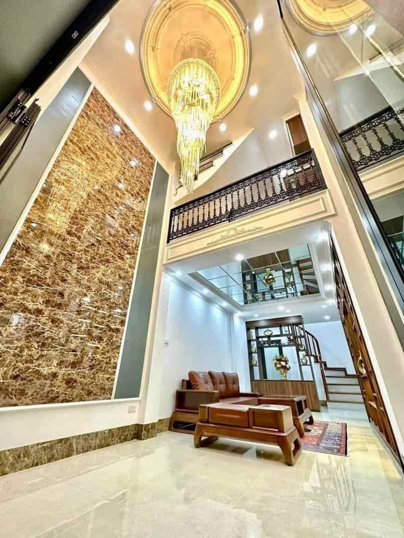 Giáp Nhất, Thanh Xuân, 40m2, 5 tầng, mt 3.6m, nở hậu, nhà đẹp nội thất xịn, ở & kinh doanh tốt