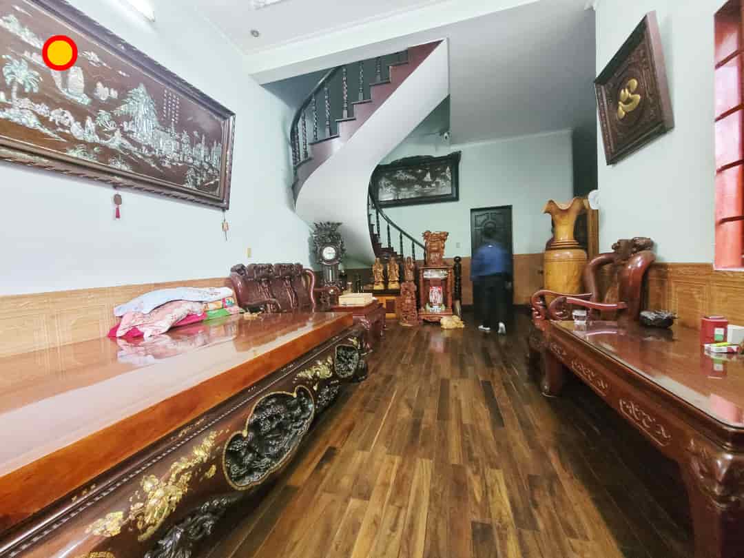 Bán biệt thự phường Linh Chiểu, Thủ Đức, 2 tầng, 4 phòng ngủ, DT 10x16.5m, giá 6.x tỷ
