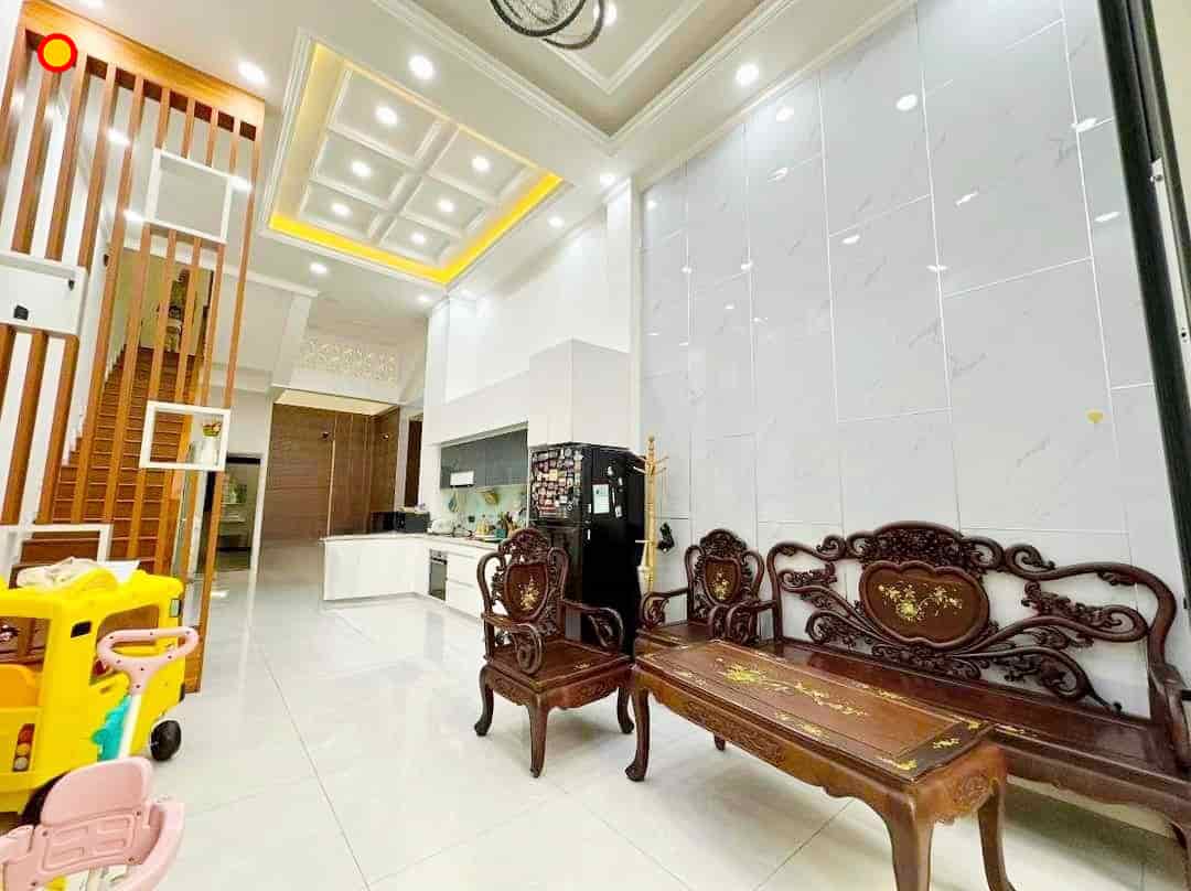 Bán nhà mặt tiền kinh doanh phường Hiệp Phú, Thủ Đức, 3 tầng, ô tô ngủ trong nhà, giá 12.x tỷ.