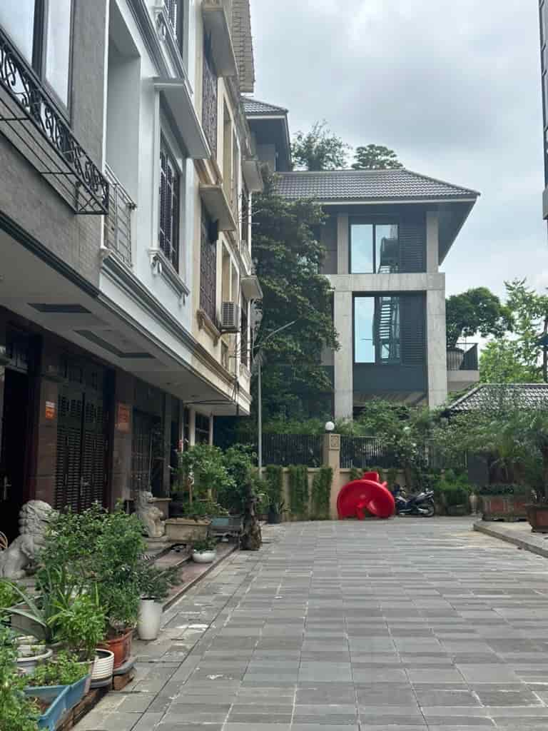 Bán nhà đẹp Láng Hạ, 2 ô tô tránh, view vĩnh viễn, 80m2, 4T, 2x tỷ