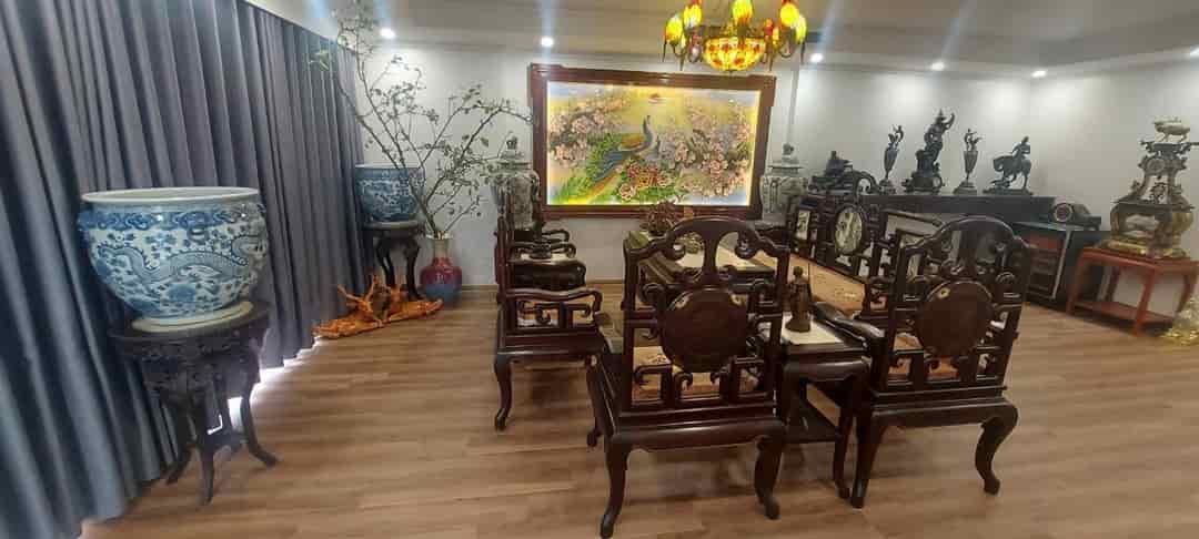 Bán nhà đẹp Vương Thừa Vũ, ô tô tránh, phân lô, 140m2, 3T, 2x tỷ