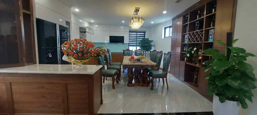 Bán nhà đẹp Vương Thừa Vũ, ô tô tránh, phân lô, 140m2, 3T, 2x tỷ