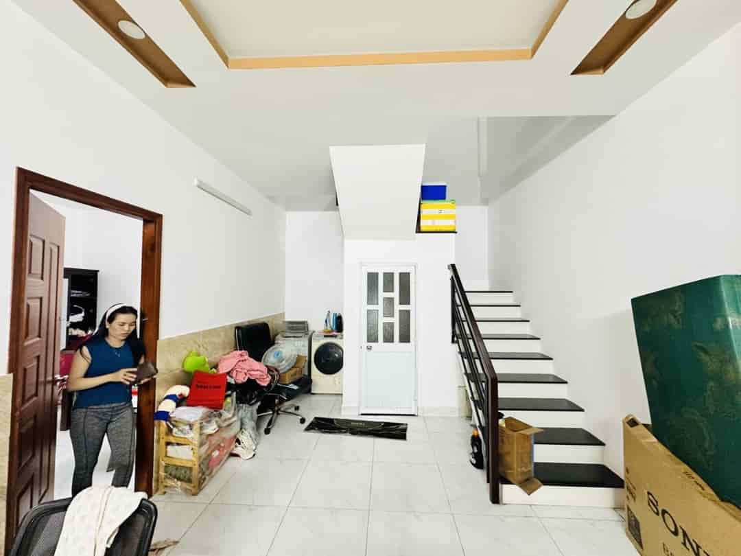 Bán nhà Gò Vấp, 120m2, 3 tầng, ô tô ngủ trong nhà