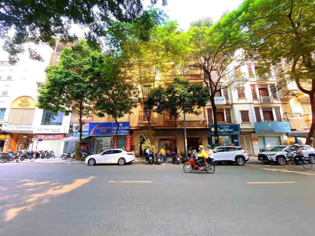 Mặt phố Giang Văn Minh mặt tiền 16m 53m2 5 tầng 30.5 tỷ, 1 mặt phố và 1 mặt ngõ