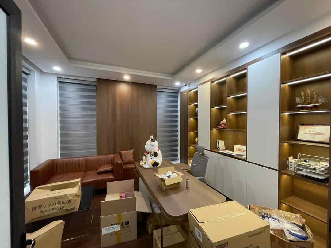 Liên kề Ngã Tư Sở, lô góc 2 mặt tiền 17m, 90m2, 22 tỷ, ô tô tránh thông văn phòng