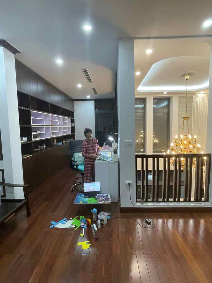 Mặt phố Nguyễn Hữu Huân, 35m2 5 tầng 17.5 tỷ, ngã tư Lò Sú sát hồ hk