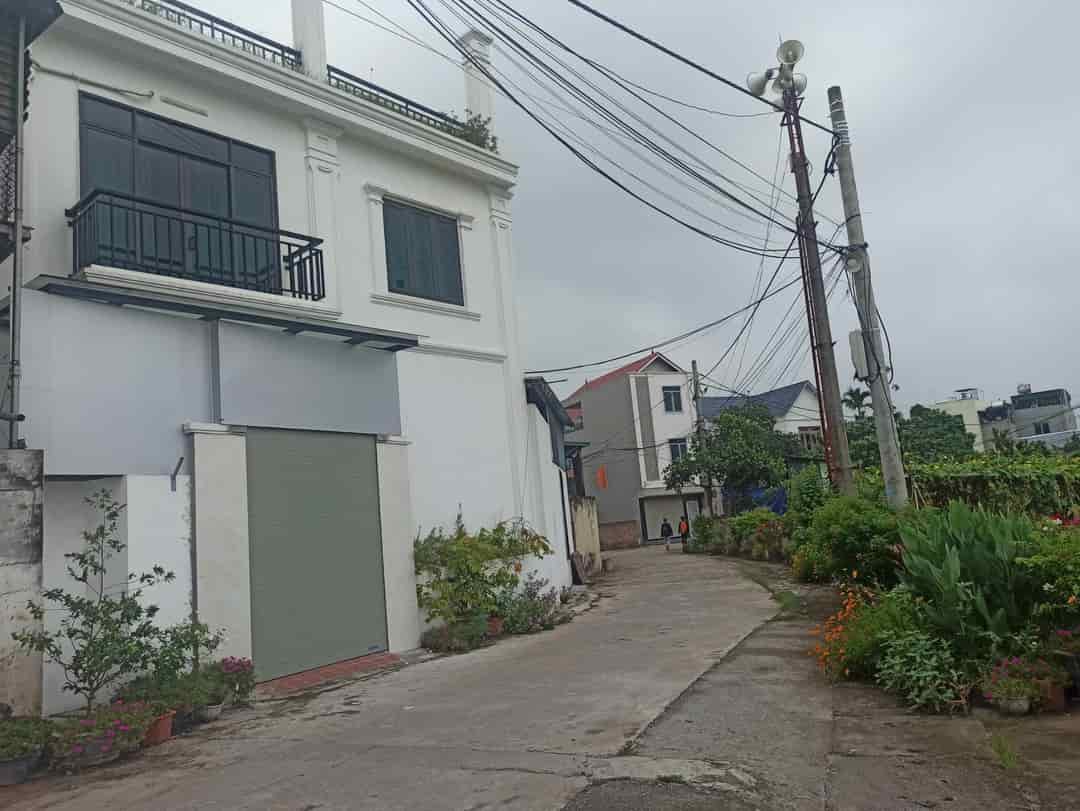 Bán 100m đất ODT ở Tràng An, Thị trấn Chúc Sơn đường ô tô, giá 2.4 tỷ