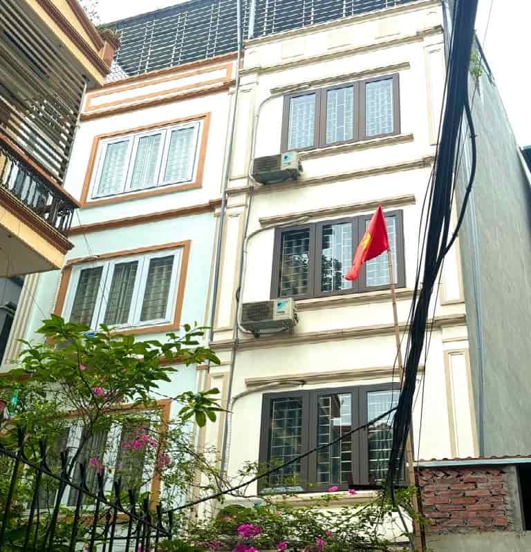 Bán nhà tại ngõ 521 phố Trương Định - Tân Mai quận Hoàng Mai. DT 35M 5T Giá Rẻ nhất KV