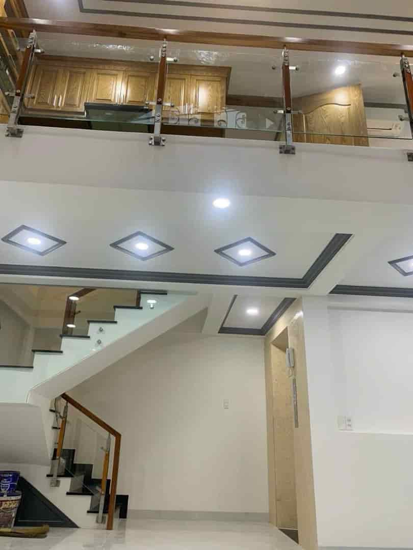 Bán nhà 2 mặt tiền đường Trần Hữu Trang, 7*13m, giá 19 tỷ