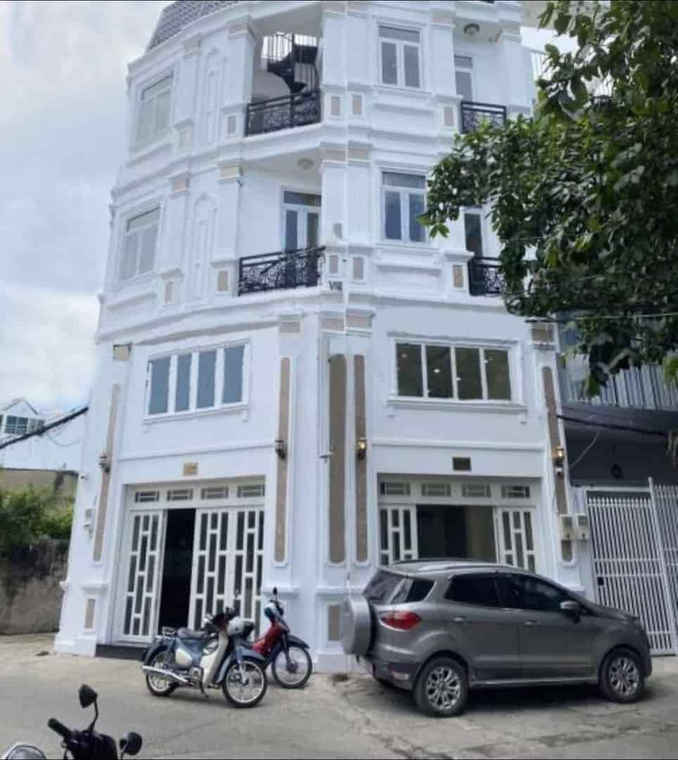 Nhà bán đường Lê Quang Định, lô góc 2 mặt tiền ô tô ngủ trong nhà, có thang máy.