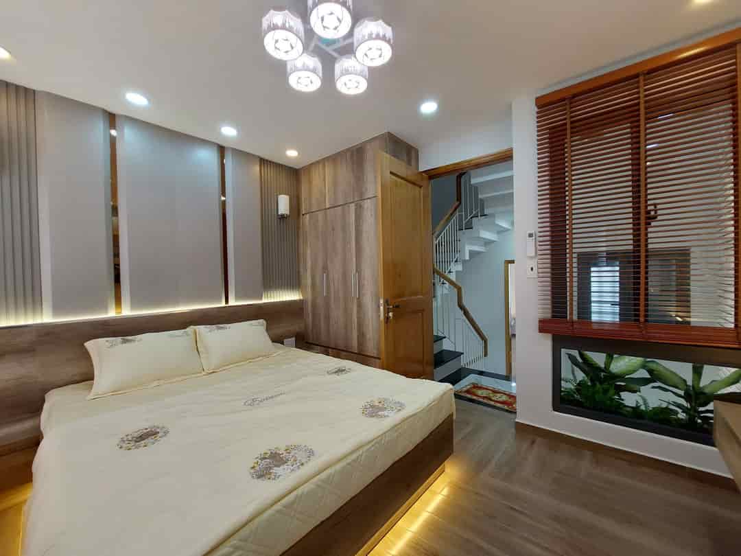 Nhà đẹp Phạm Văn Chiêu, xe hơi ngủ trong nhà, giá 8.8 tỷ