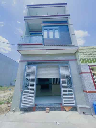 Bán nhà sổ riêng gần KCN Nam Tân Uyên mở rộng, 3 phòng ngủ, 2 wc giá công nhân
