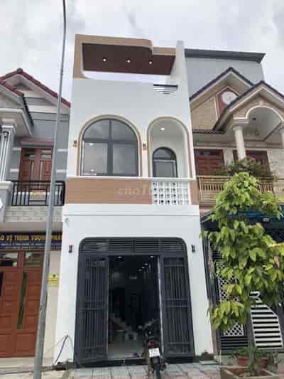 Bán căn nhà phường Khánh Bình 5x20m dtsd 160m 4 phòng ngủ sân ô tô giá rẻ