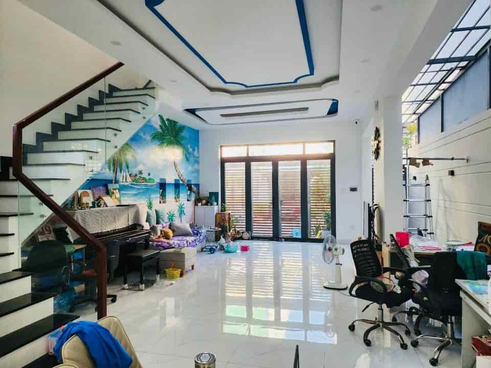 Bán căn góc 2 tầng ngay trung tâm thị xã Chơn Thành chủ cần bán 1tỷ 200
