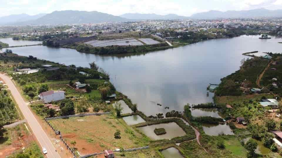 Ngộp bank bán đất view hồ gần KCN Tân Quan thị xã Chơn Thành, trước mua 600 triệu giờ bán 200 triệu
