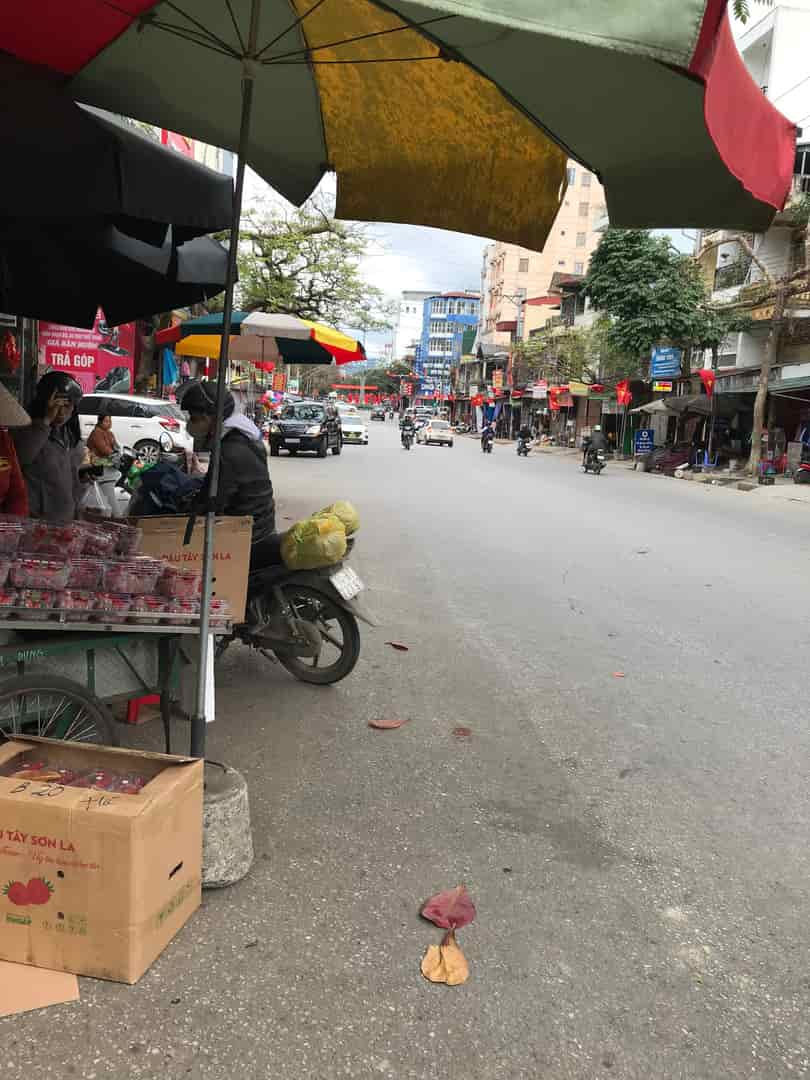 Cần bán nhà 3 tầng măt tiền đường Nguyễn Thái Học, phường Trần Phú