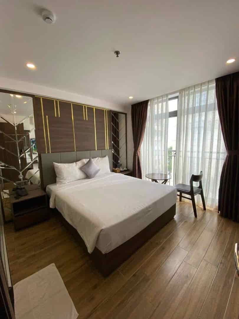 Chính chủ cần sang nhượng gấp khách sạn 3 sao, khu phố Tây trung tâm TP. Nha Trang