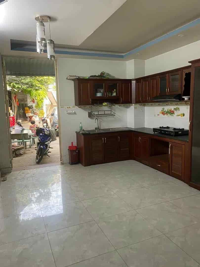 Chủ bán nhà đ. Nguyễn Thị Tần, q.8 60m2/ 1 tỷ 270tr gần chợ Rạch Ông