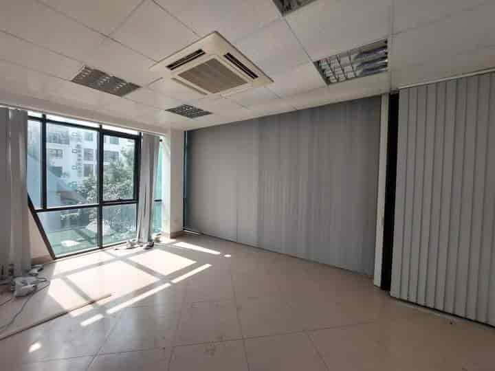 Việt Hưng, Long Biên, vị trí đẹp, 350m2, 5 tầng thang máy kd, mặt tiền 11m, vỉa hè ô tô tránh