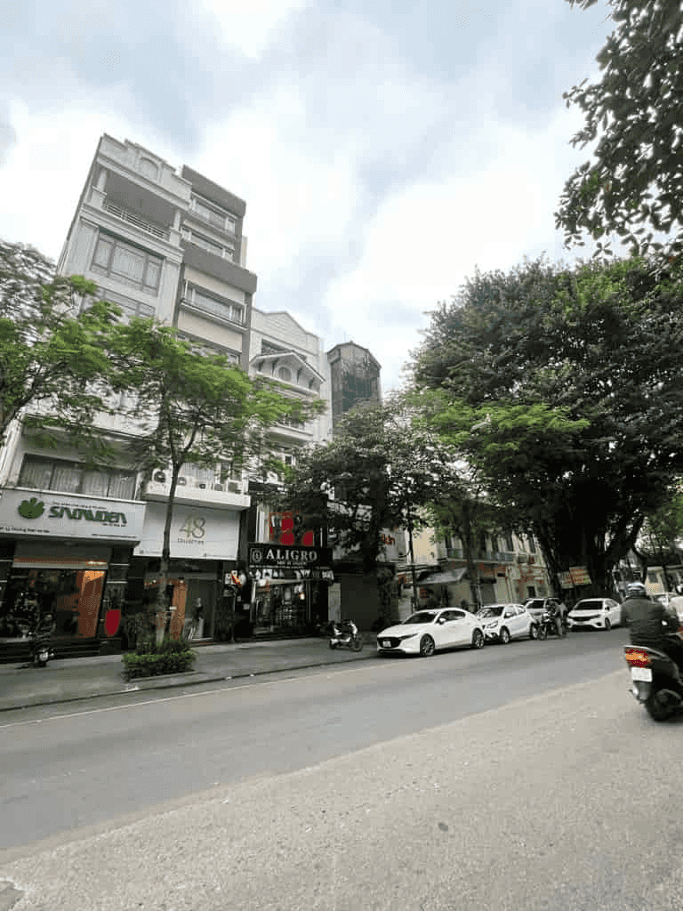 Bán đất tặng nhà phố Lý Thường Kiệt, Hoàn Kiếm, 20m ra mặt phố