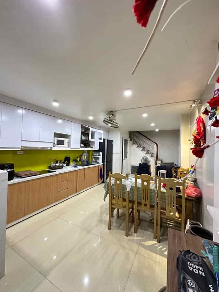 Nhà Bồ Đề, Long Biên, 6 tỷ tí có ngay nhà 5 tầng, 40m2, ô tô đỗ cổng, nhà đẹp ở ngay