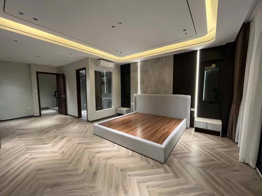 Nguyễn Văn Cừ, phân lô ô tô tránh, 52m2, 7 tầng thang máy, vị trị đắc địa, ở, kd đỉnh