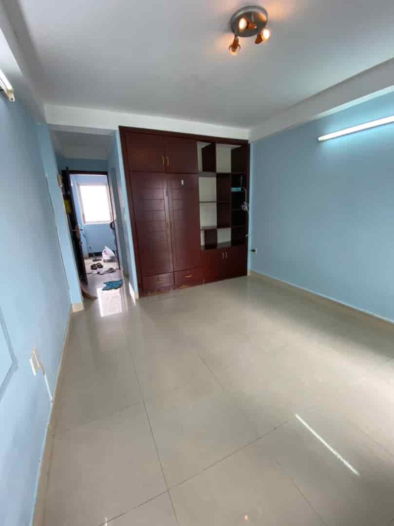 Cho thuê rẻ phòng trọ 30m2 sạch thoáng mát CMT8 quận 3, TP.HCM