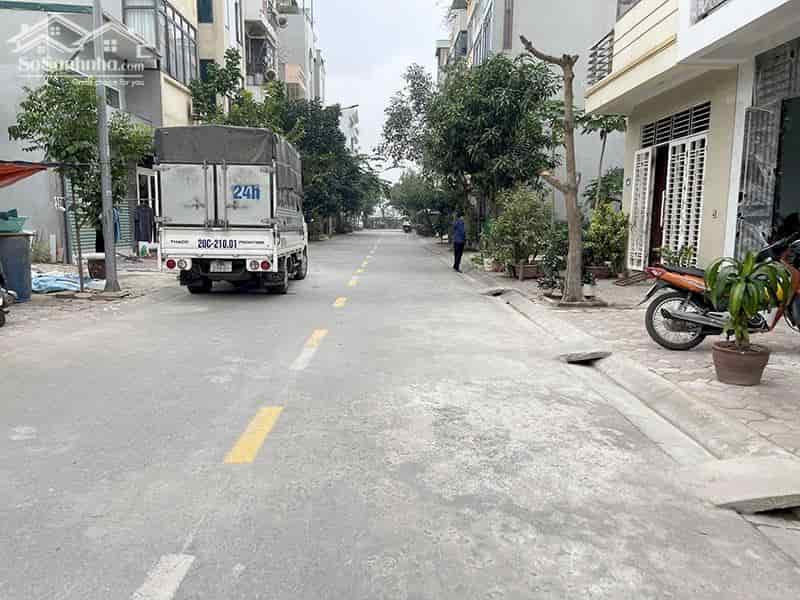 Chuyển nhượng lô đất ngay tổ hợp làng đại học Quốc gia, cách cổng sân bay Long Thành 1km