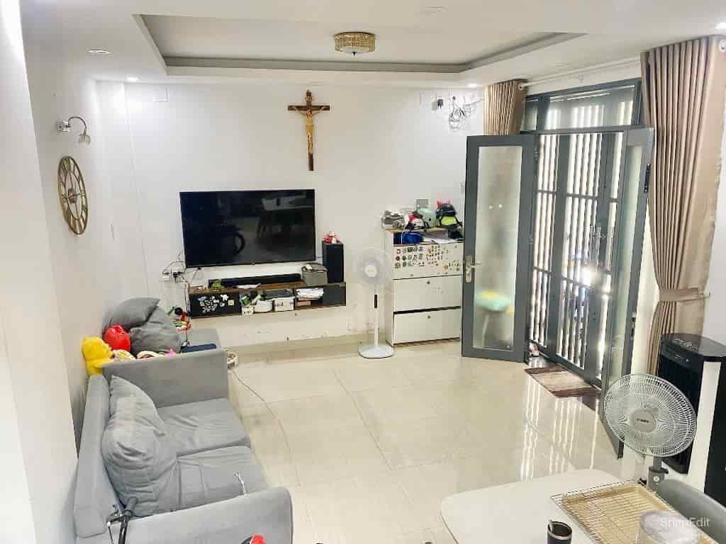 Nhà đẹp ở ngay 40m2 Trường Chinh Tân Bình hơn 3.7 tỷ