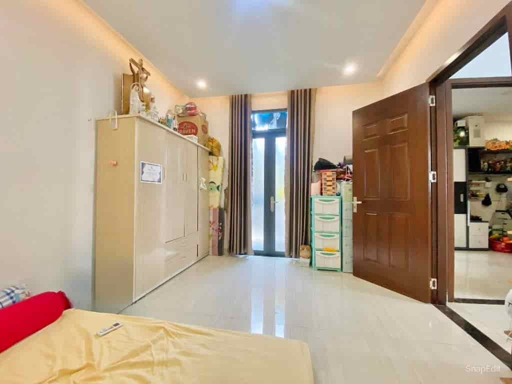 Nhà đẹp ở ngay 40m2 Trường Chinh Tân Bình hơn 3.7 tỷ