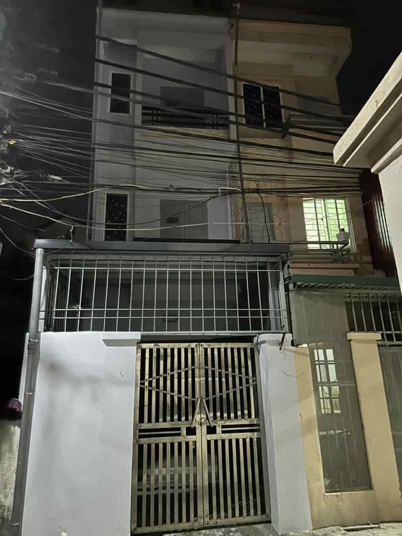 Chính chủ cho thuê nhà mới 3 tầng 1 tum Ngũ Hiệp, Thanh Trì, Hà Nội