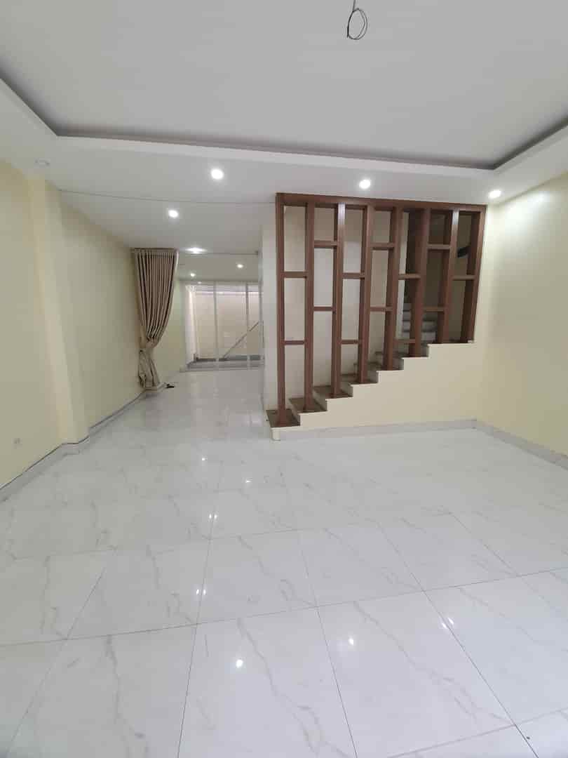 Chính chủ cho thuê nhà mới 5 tầng, thang máy, ngõ Phố Nghĩa Đô, đường Hoàng Quốc Việt, Quận Cầu Giấy