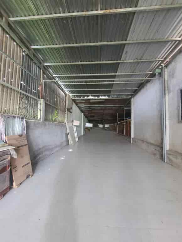 Chính chủ cho thuê kho xưởng có nhà ở 1370m2 huyện Hóc Môn