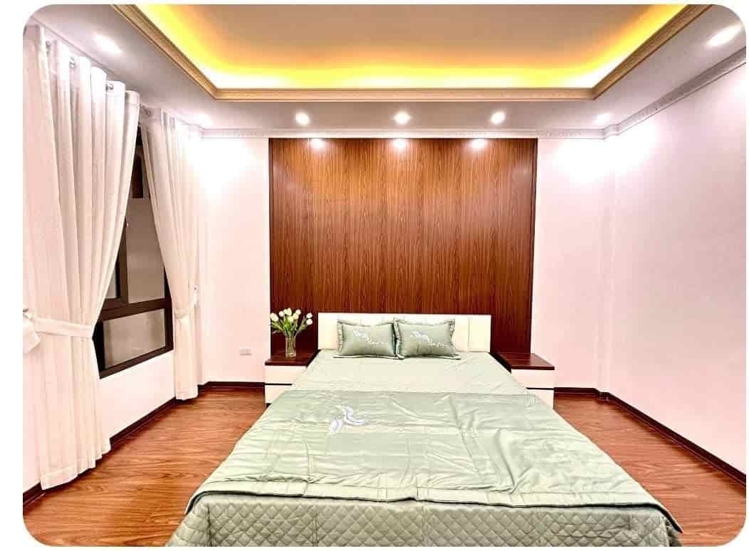 Quận Hai Bà nhà 6 tầng, dt: 40m2, giá 6.2 tỷ, nhà phố Lê Thanh Nghị gần đại học Bách Khoa