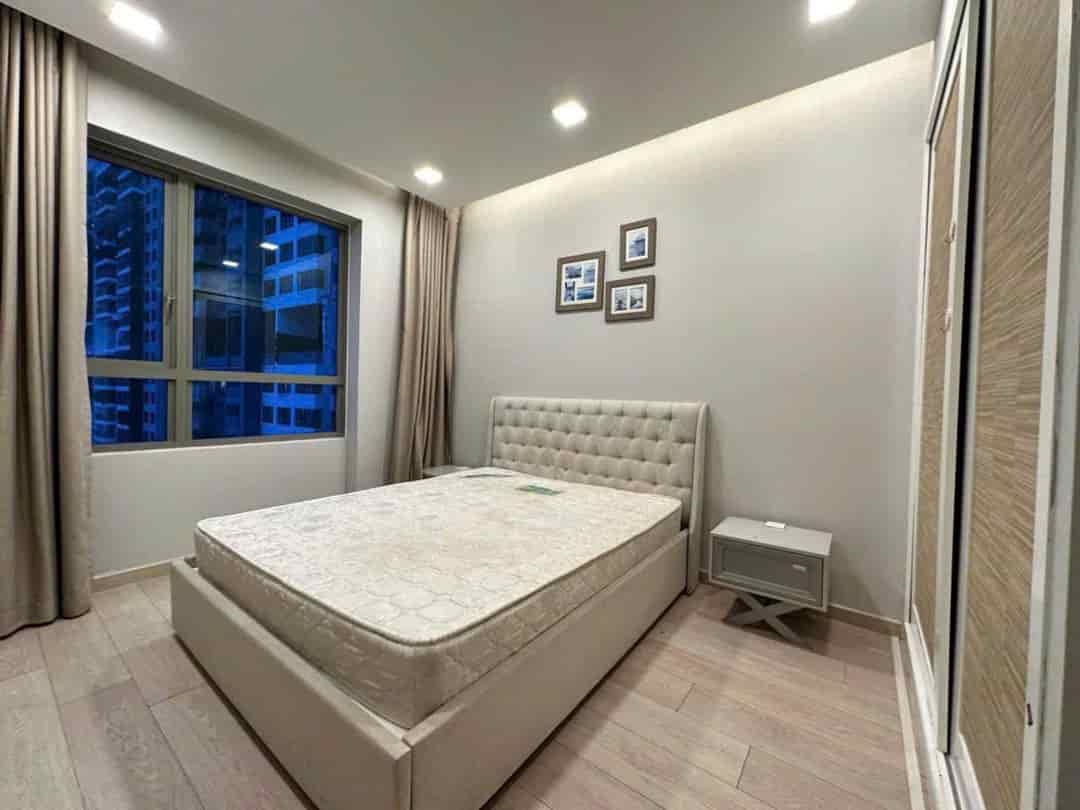 Căn hộ 4PN 190m2 trung tâm Phú Mỹ Hưng, full nội thất, giá cực tốt